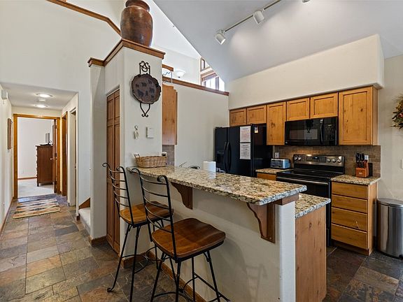 5th image of 43 Snowflake Drive UNIT B21