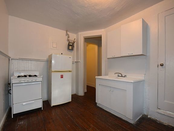 5th image of 186 Franklin St APT C12