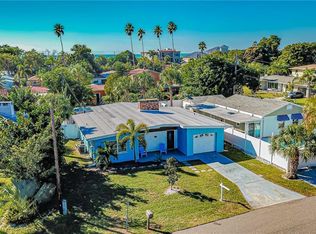 15714 2nd St E, Redington Beach, FL 33708