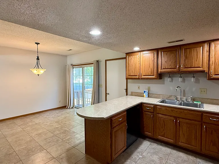 47 Shelly Dr — Photo 10