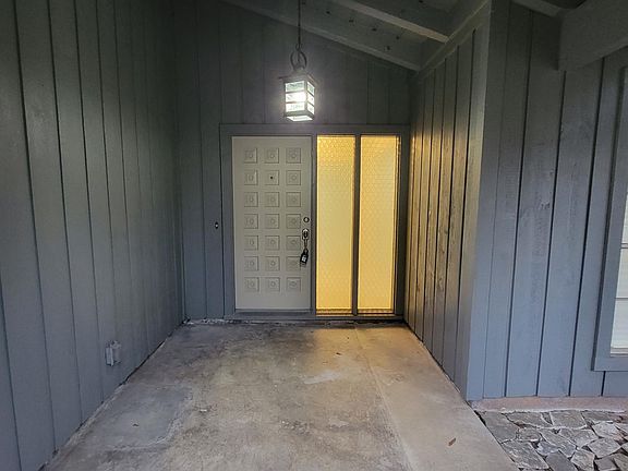 5th image of 4002 Rolling Green Dr