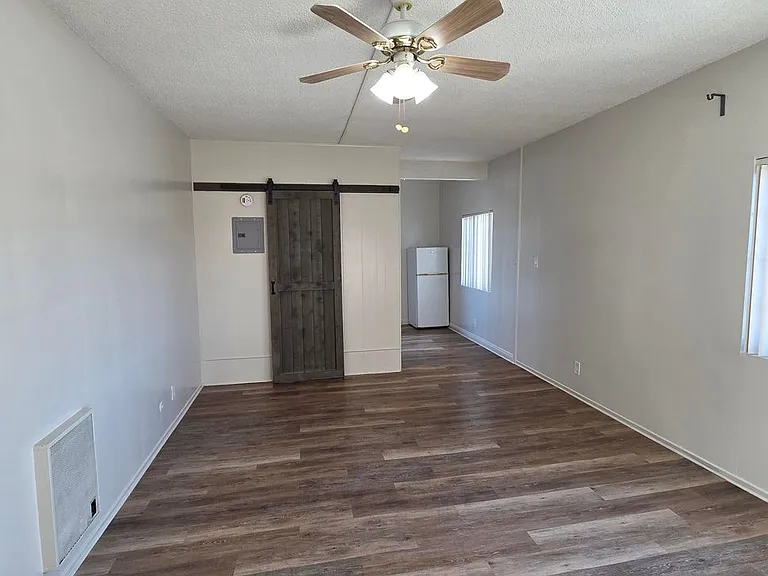 13501 Inglewood Ave — Photo 3