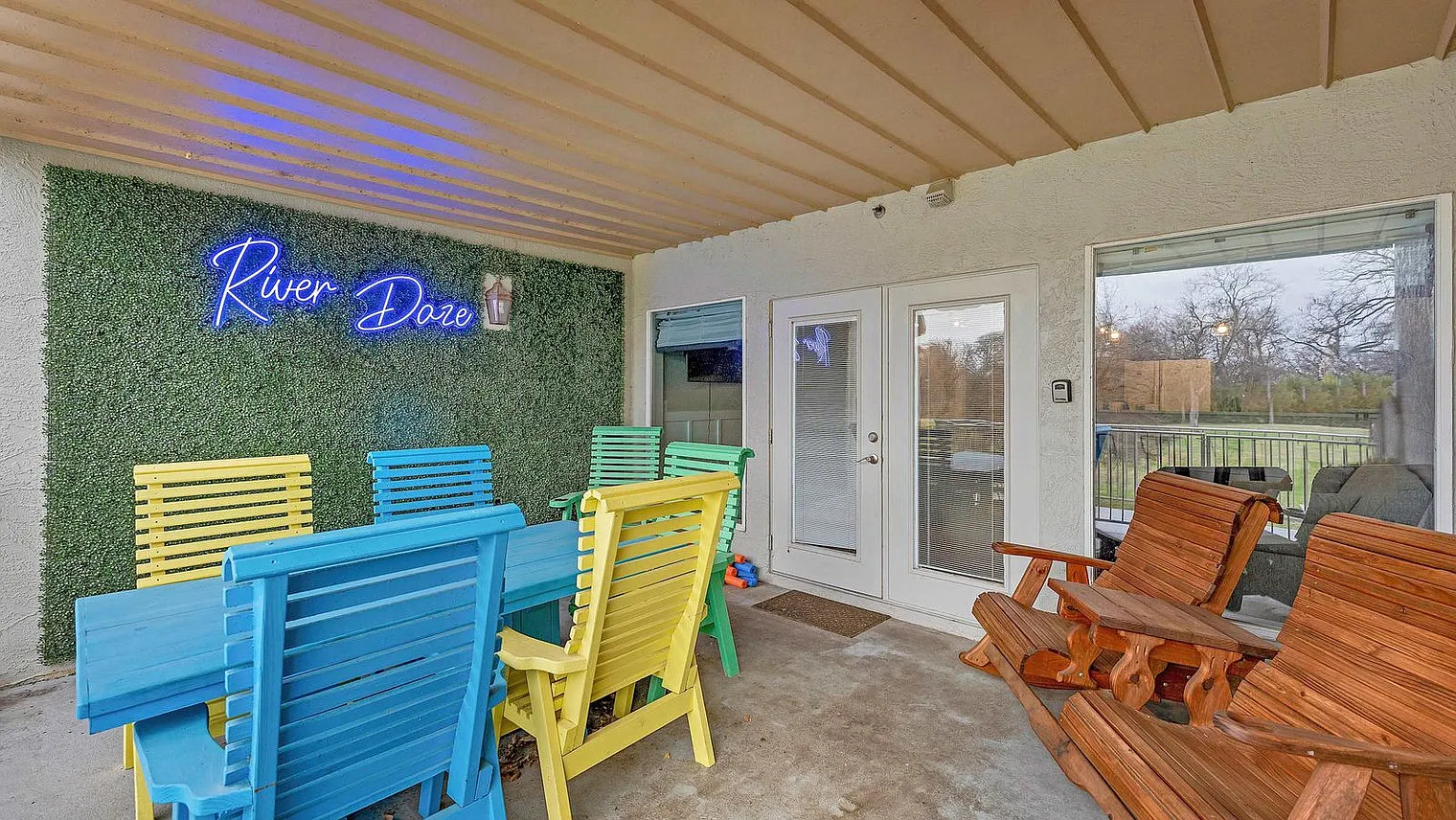 3 bed, 2.0 bath, 1194 sqft, $6,157 — Photo 4