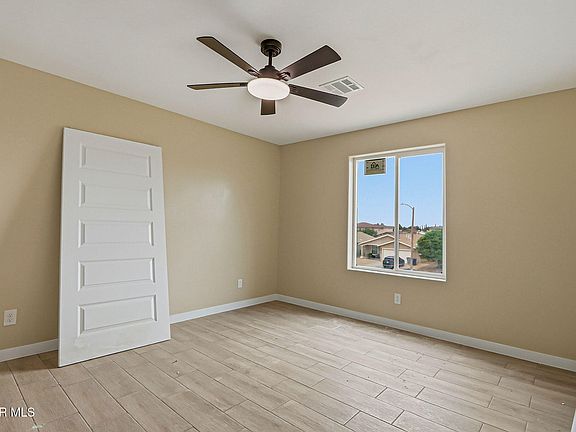5th image of 6002 1/2 Pam McCall Dr #6