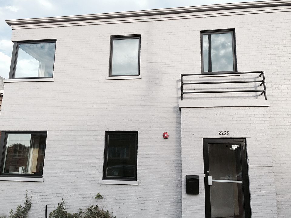 1st image of 2225 Oak Park Ave