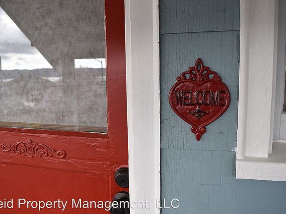 3rd image of 1418 Burwell St #B