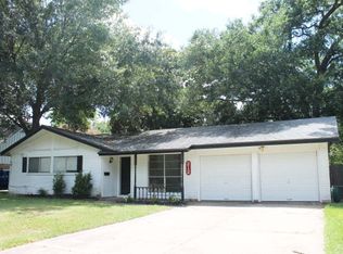 212 Pine St, Lake Jackson, TX 77566