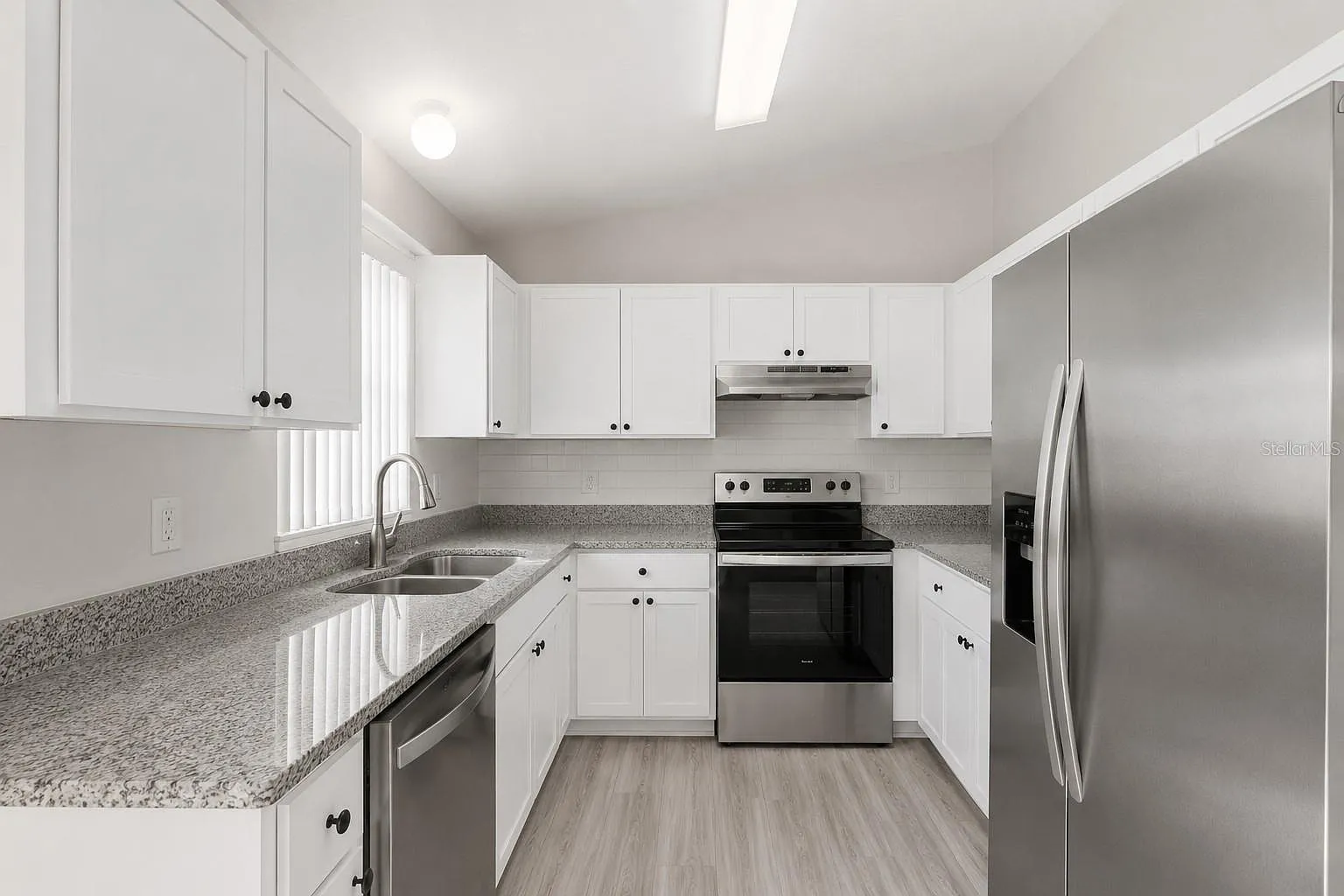 3 bed, 2.0 bath, 1186 sqft, $1,800 — Photo 4