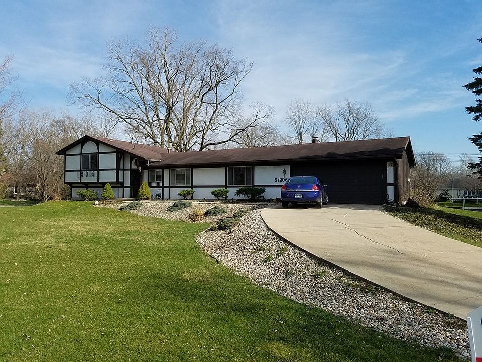 1st image of 54206 Laguna Dr
