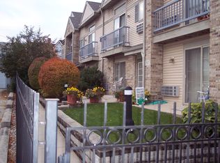 709 E Pleasant St APT 103, Milwaukee, WI 53202