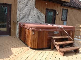 8 Knoll Ct, Flemington, NJ 08822