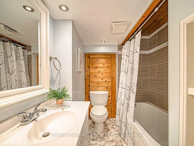 454 Stevenson Rd N — Photo 14
