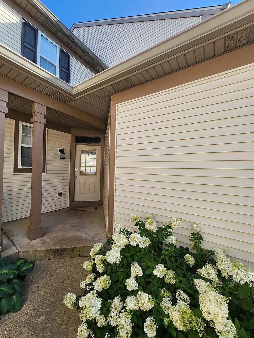 2 bed, 1.5 bath, 1270 sqft, $2,499 — Photo 4