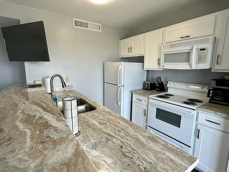 5905 S Kings Hwy #2216 — Photo 8