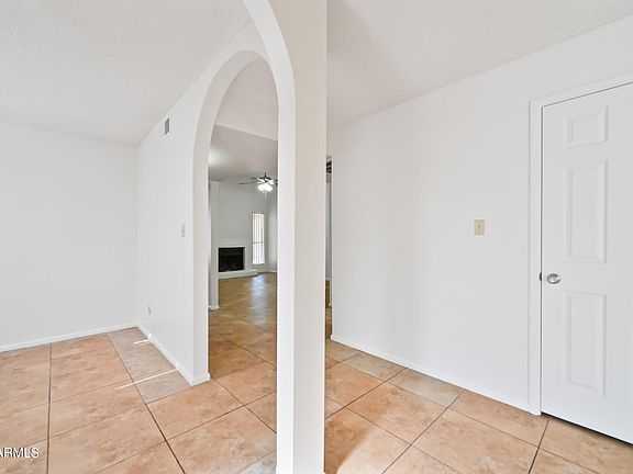 2nd image of 2602 W Winchcomb Dr