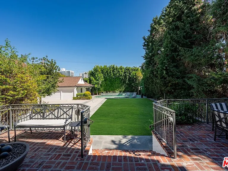628 N Sierra Dr — Photo 13