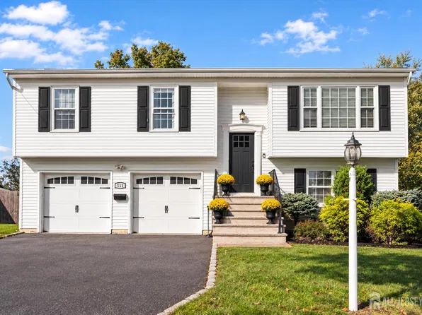 111 W Willow St, Colonia, NJ 07067