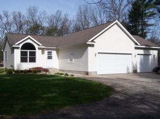7785 Wiczer Dr, Whitehall, MI 49461