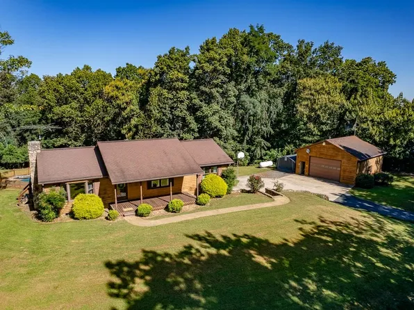 173 Ridgetop Dr, Weyers Cave, VA 24486