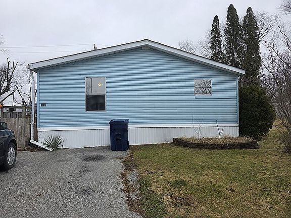 2nd image of 1511 Coyne Center Rd #118