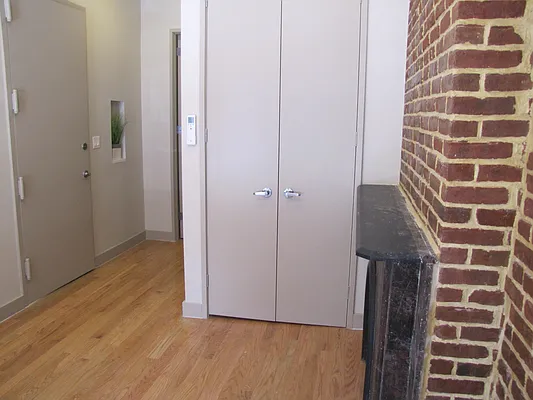 Rented by OCTAN REALTY MANAGEMENT LLC | media 9