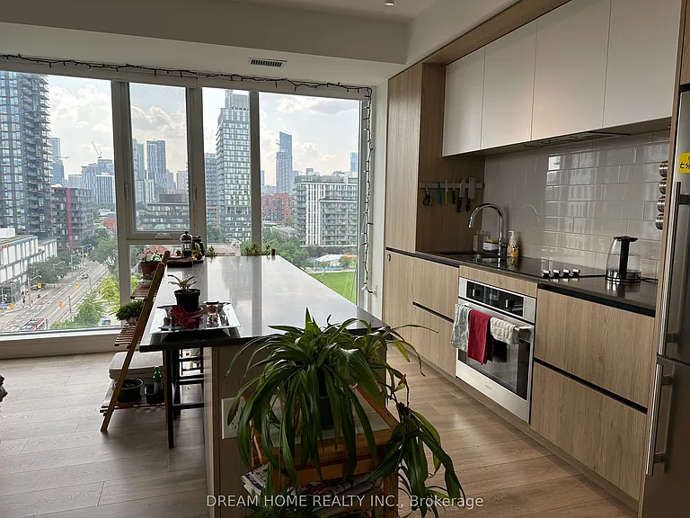 225 Sumach St S #905 — Photo 5