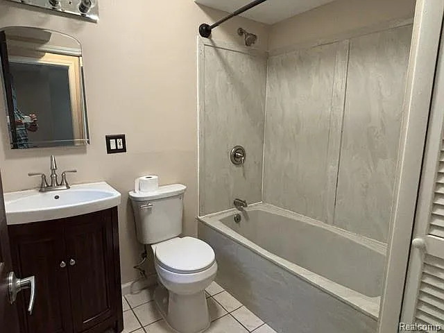 4784 Sylvester Ave — Photo 13