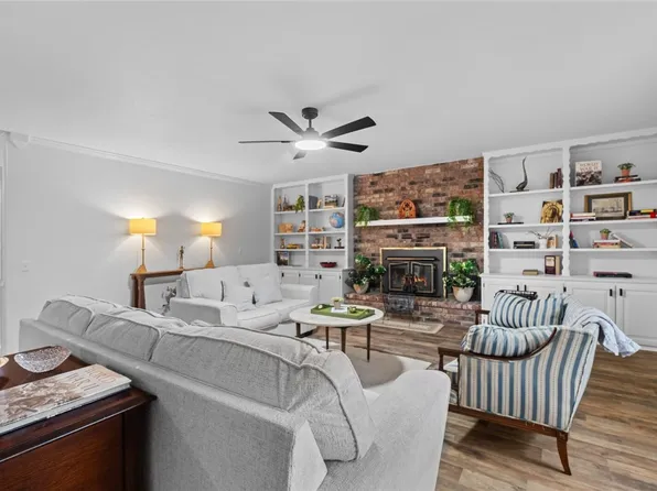 32 Wigtown Ln, Bella Vista, AR 72715