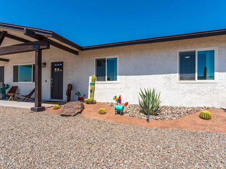 2345 Palo Verde Blvd N — Photo 16
