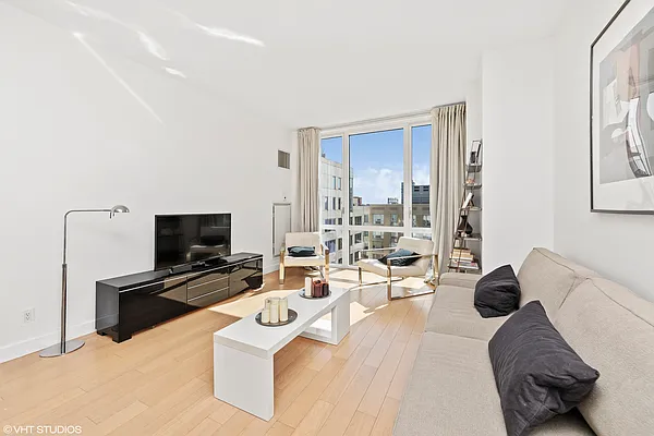 Rented by Luca Paci Real Estate | media 1