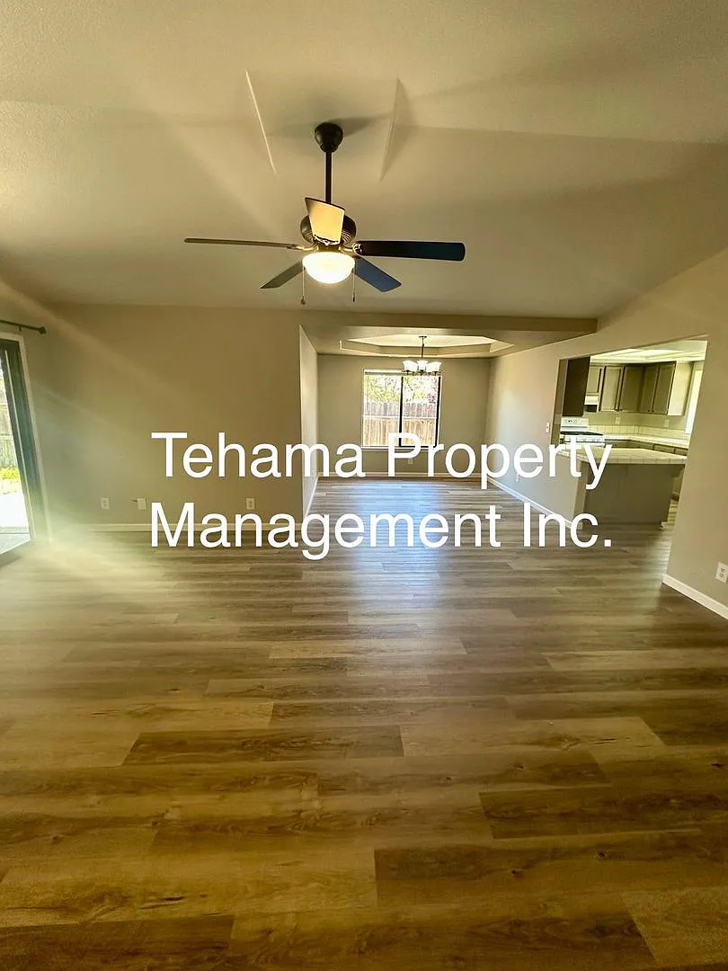 Beautiful 3 bedroom 2 bath home in Redding, CA — Photo 4