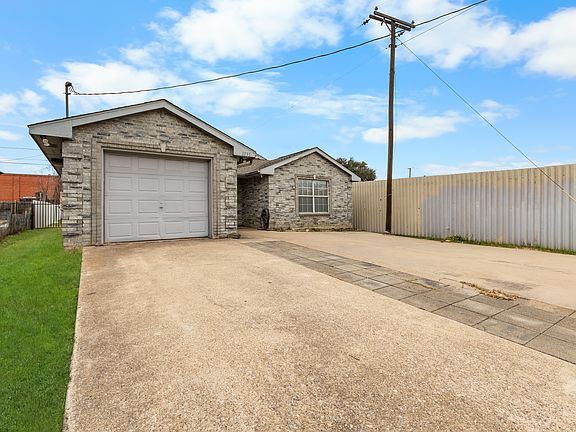 2nd image of 1035 N Ravinia Dr