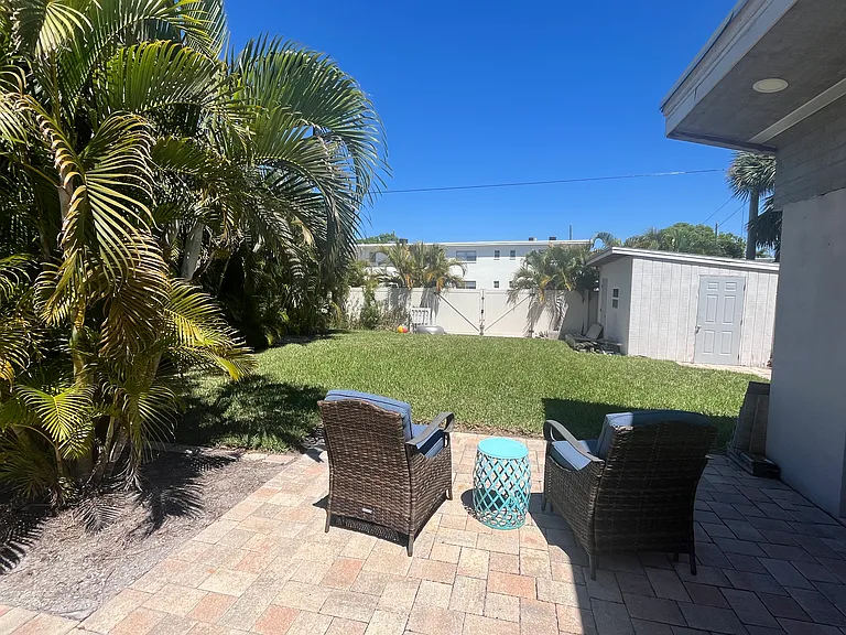 7039 Hibiscus Ave S — Photo 23