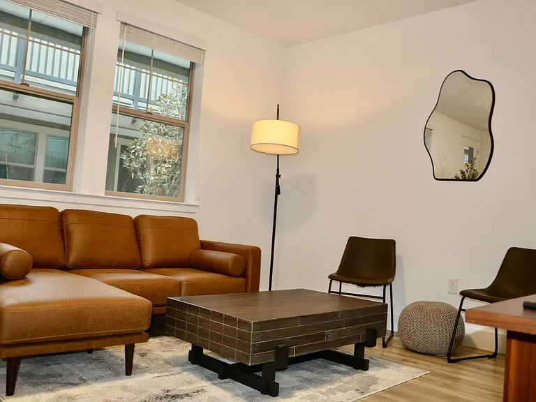 Emerald Ridge Apartments — Photo 2