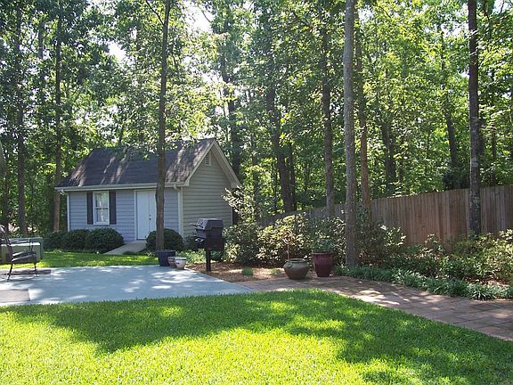 beuatiful emerald green grass