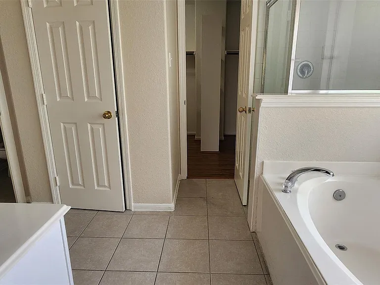 9710 Fieldbloom Ln — Photo 12