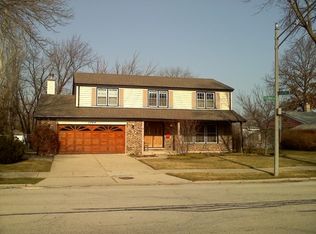 1704 E Flentie Ln, Arlington Heights, IL 60004