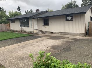 960 26th St, Springfield, OR 97477