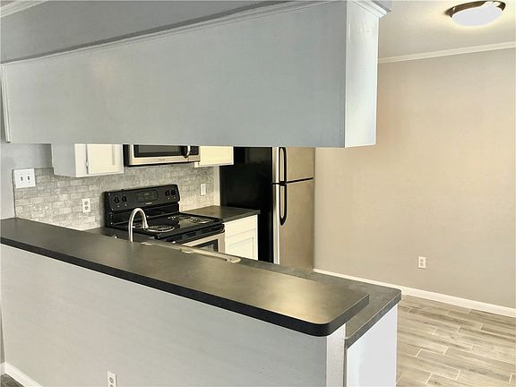 2nd image of 5608 Cougar Dr APT 112