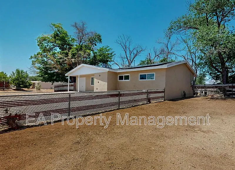 3 bed, 2.0 bath, 1127 sqft, $1,995 — Photo 2