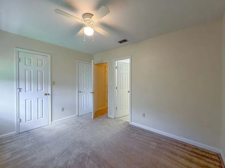 836B W Georgia St — Photo 17