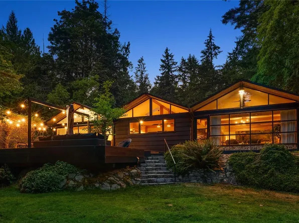 5715 Old West Saanich Rd, Saanich, BC V9E 2H2