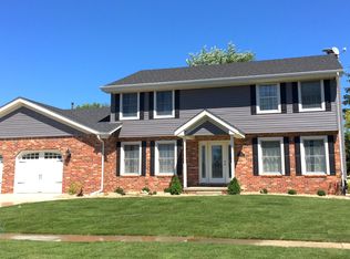 1213 Dianne Dr, Bloomington, IL