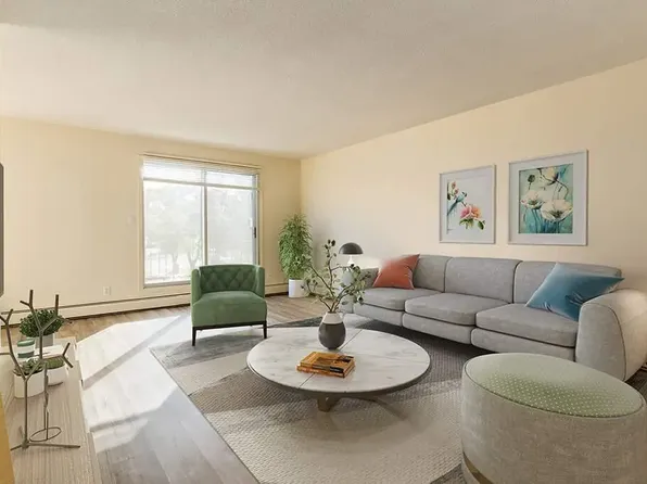 29 Grand Dr #2, Camrose, AB T4V 2T3