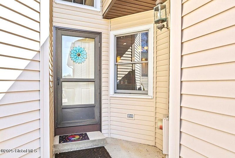 2nd image of 40 Baybridge Drive