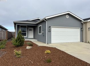 5270 Nopal St, Florence, OR 97439