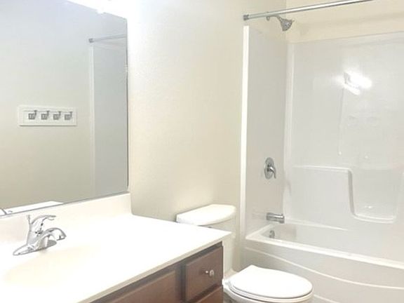 3rd image of 4910 Coventry Ct APT 2