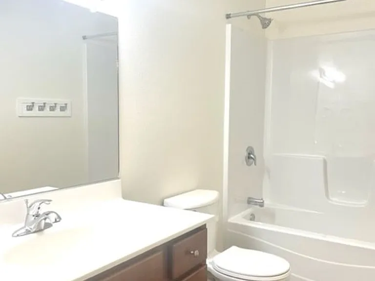 4910 Coventry Ct — Photo 14