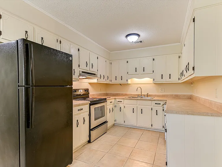 4532 Hillside Dr — Photo 13