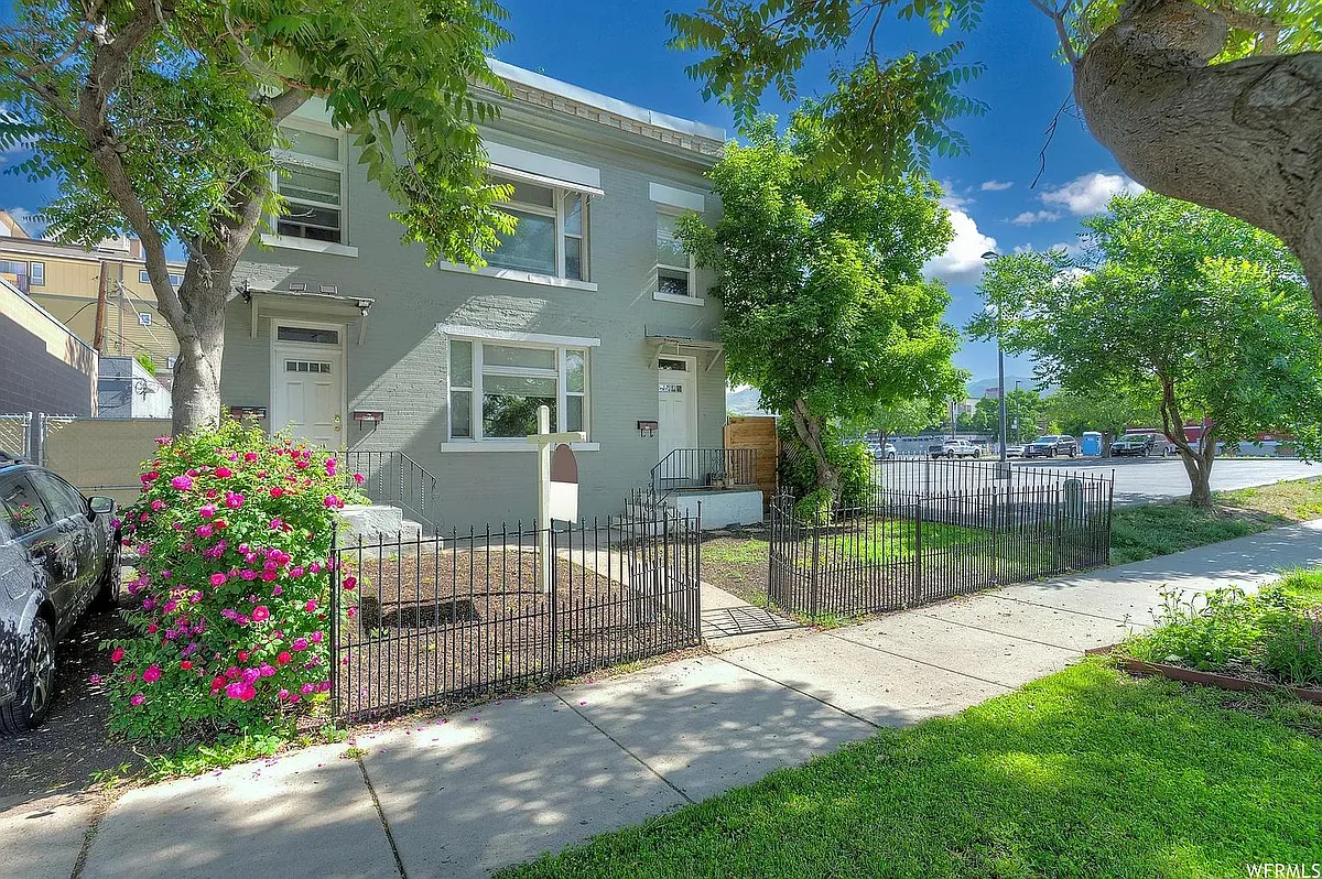 Building Photo - 217 E 600 S